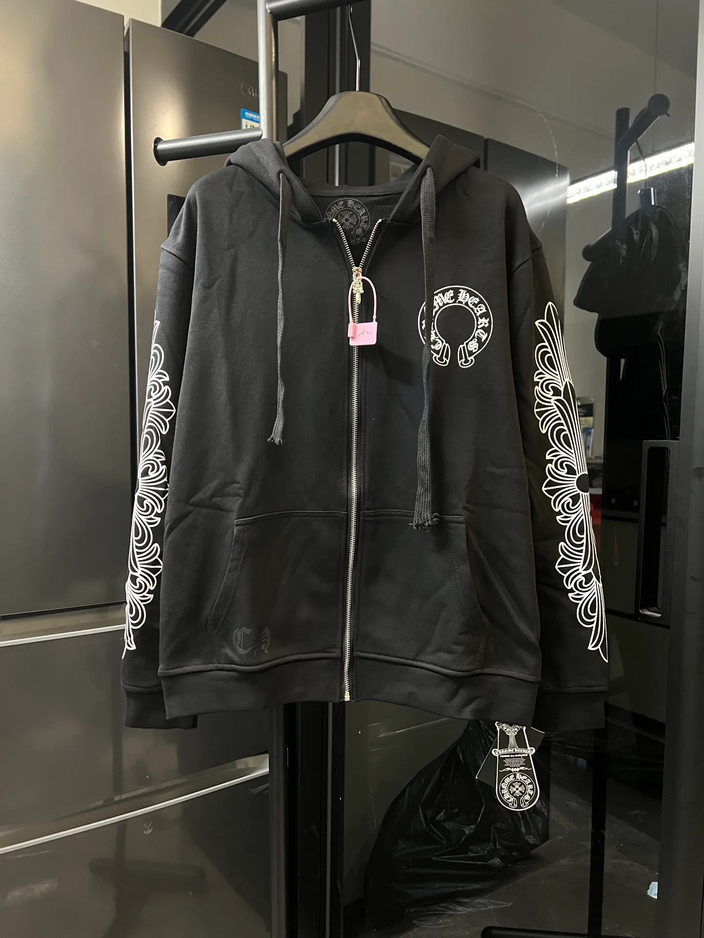 P280 [next day] CHROME HEARTS/Chrome Heart CH 25Ss Miami limited horseshoe hooded zipper jacket (black), same style for men and women, versatile and easy to match Size: s m l xl Detailed sizes can be found in Figure 9